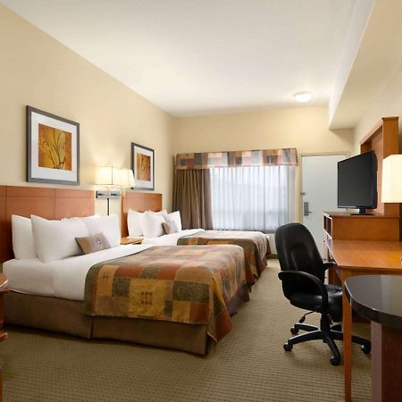 Ramada By Wyndham Drayton Valley Εξωτερικό φωτογραφία
