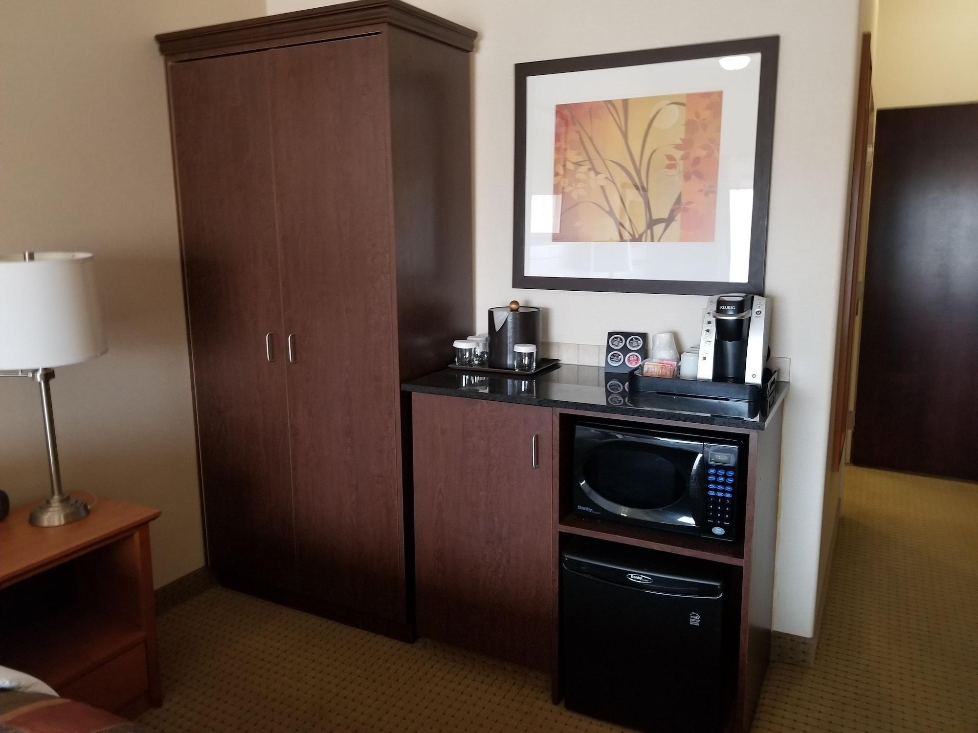 Ramada By Wyndham Drayton Valley Εξωτερικό φωτογραφία