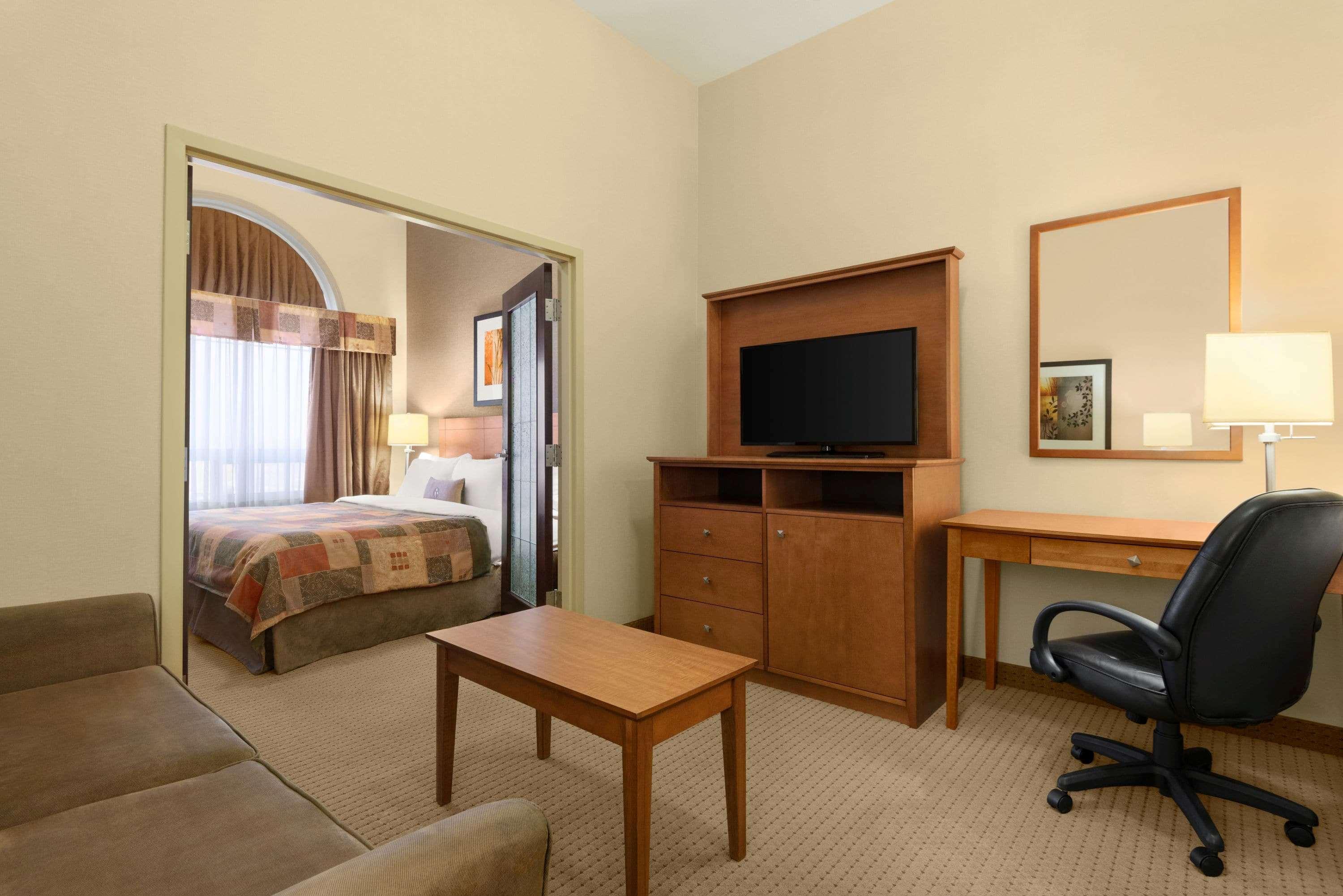 Ramada By Wyndham Drayton Valley Εξωτερικό φωτογραφία