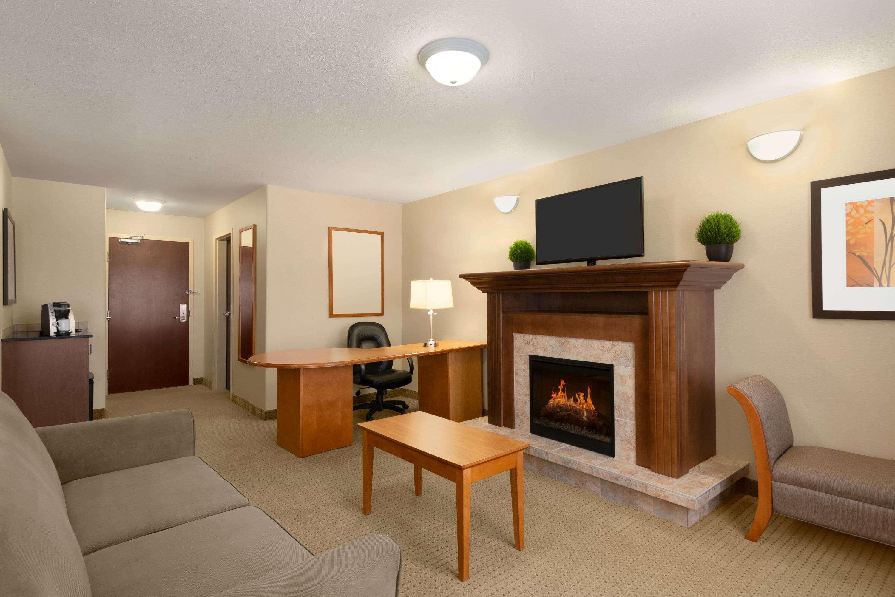 Ramada By Wyndham Drayton Valley Εξωτερικό φωτογραφία