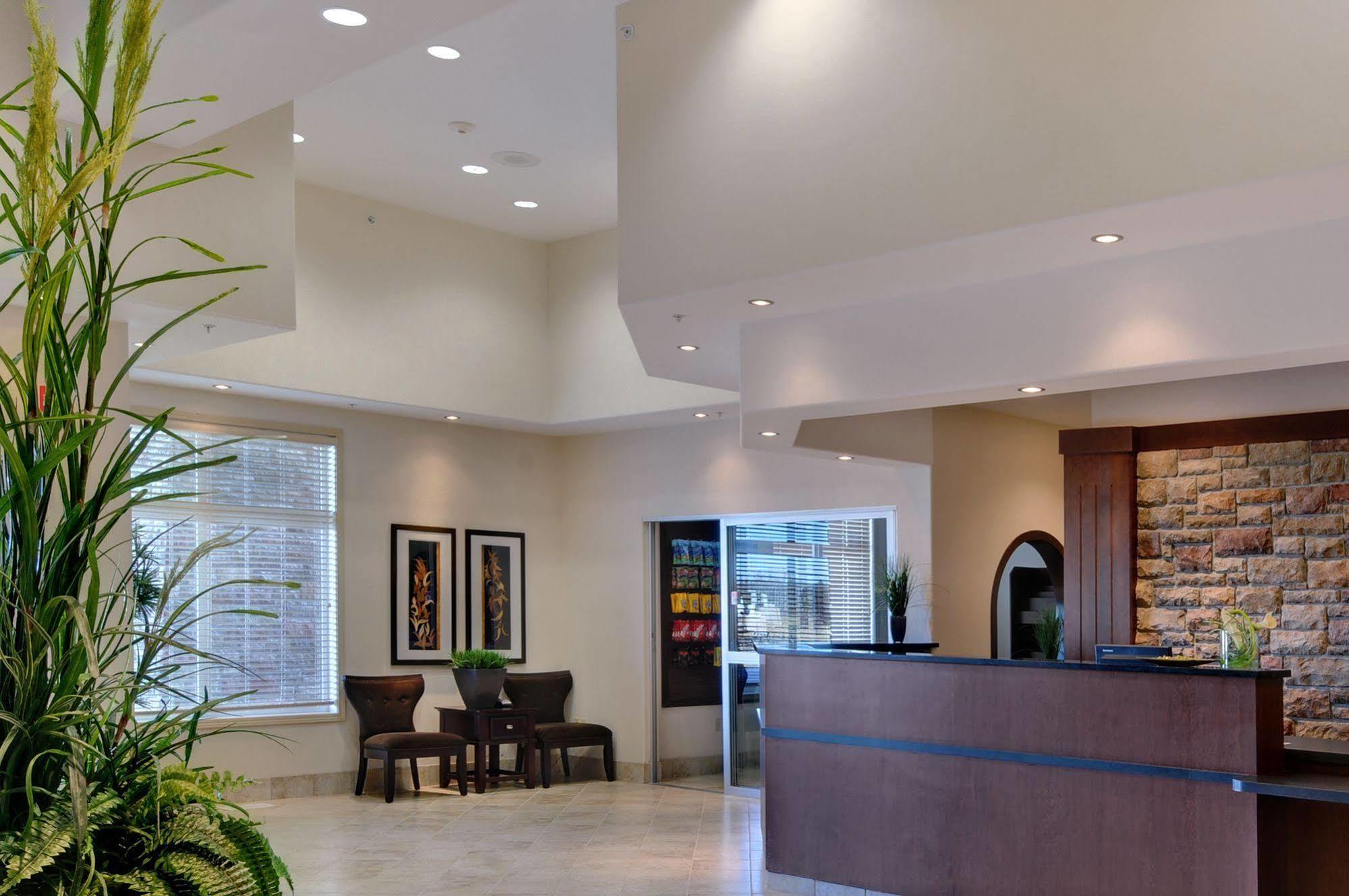 Ramada By Wyndham Drayton Valley Εξωτερικό φωτογραφία