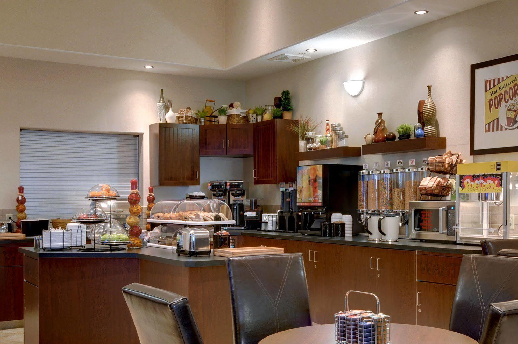 Ramada By Wyndham Drayton Valley Εξωτερικό φωτογραφία